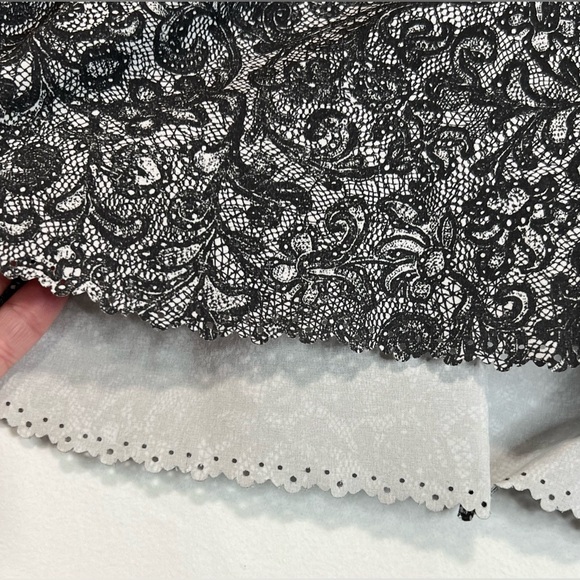 Lululemon Hit It Short 3.5” Lightweight Lace Activewear Running Yoga Fitness Gym - Picture 7 of 12